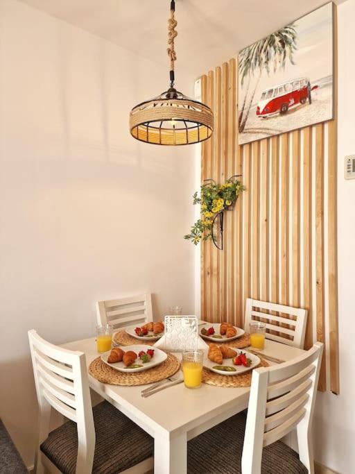 Acogedor Piso Con Terraza Y Parking! Daire Benalmádena Dış mekan fotoğraf