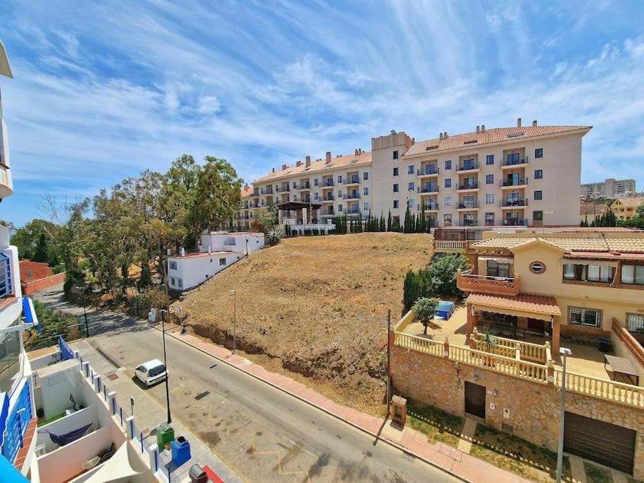 Acogedor Piso Con Terraza Y Parking! Daire Benalmádena Dış mekan fotoğraf