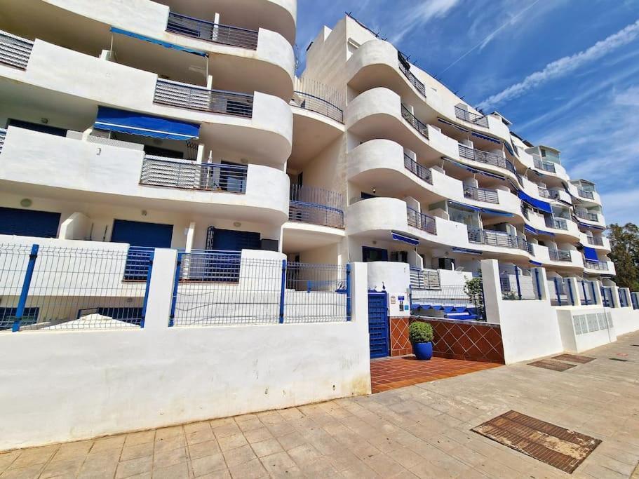 Acogedor Piso Con Terraza Y Parking! Daire Benalmádena Dış mekan fotoğraf