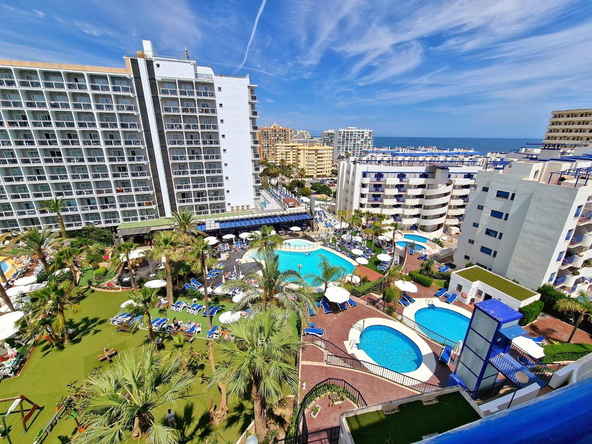 Acogedor Piso Con Terraza Y Parking! Daire Benalmádena Dış mekan fotoğraf